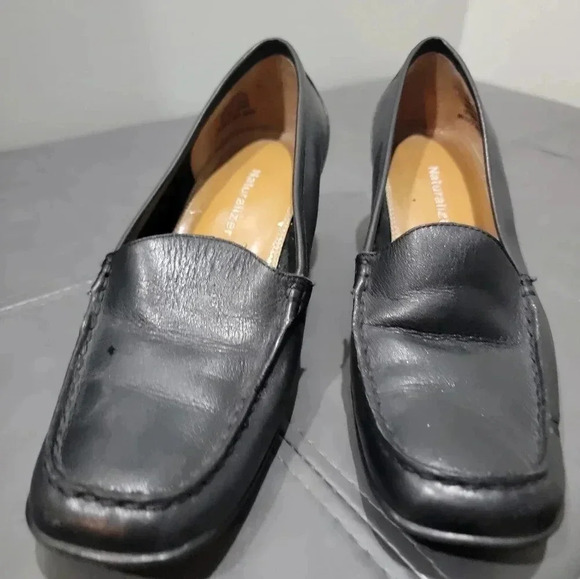 Naturalizer Womens 5.5 Black Leather Upper Slip On Casual Office Preppy no box - Picture 1 of 6
